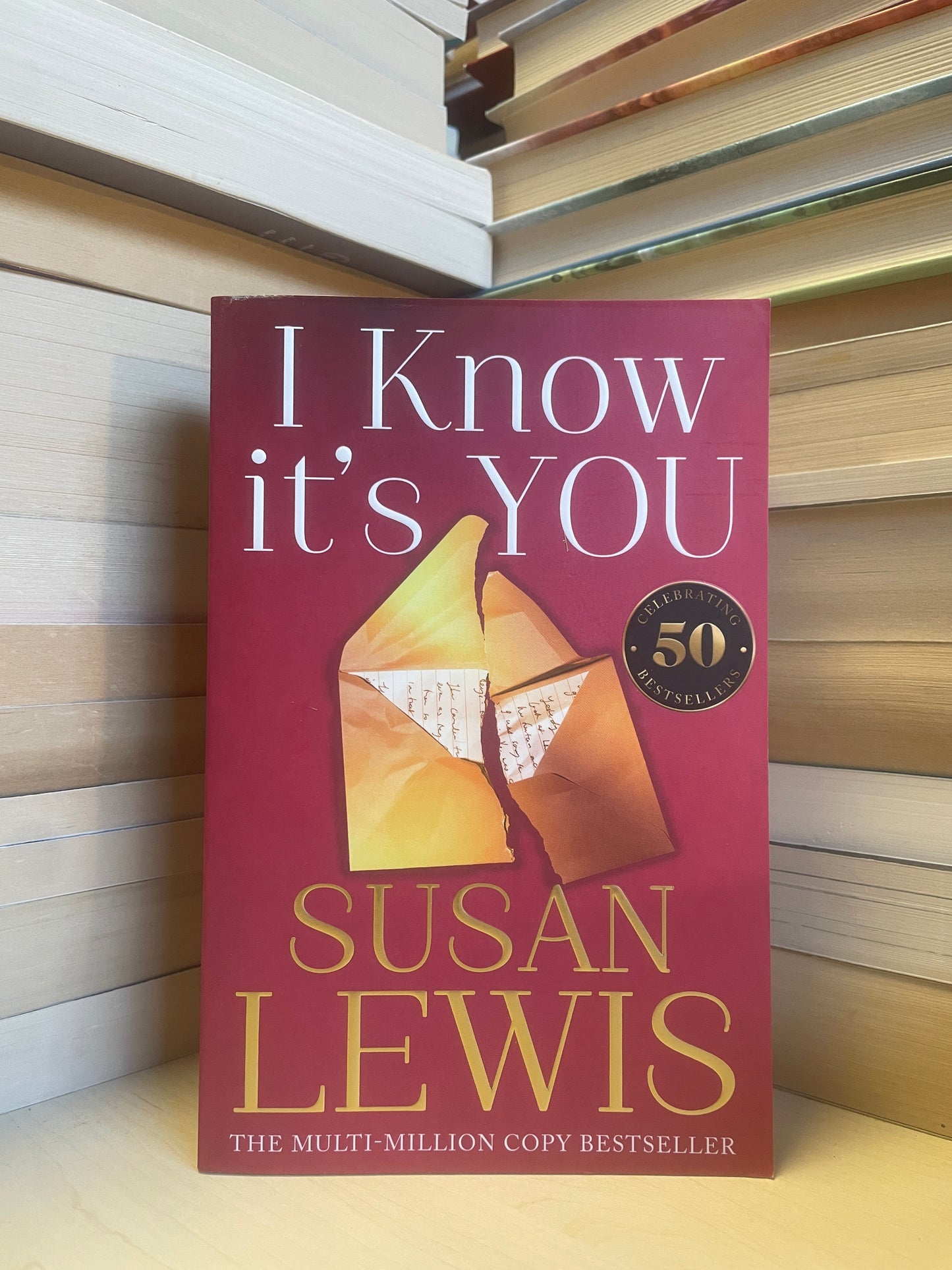 Susan Lewis - I Know It's You