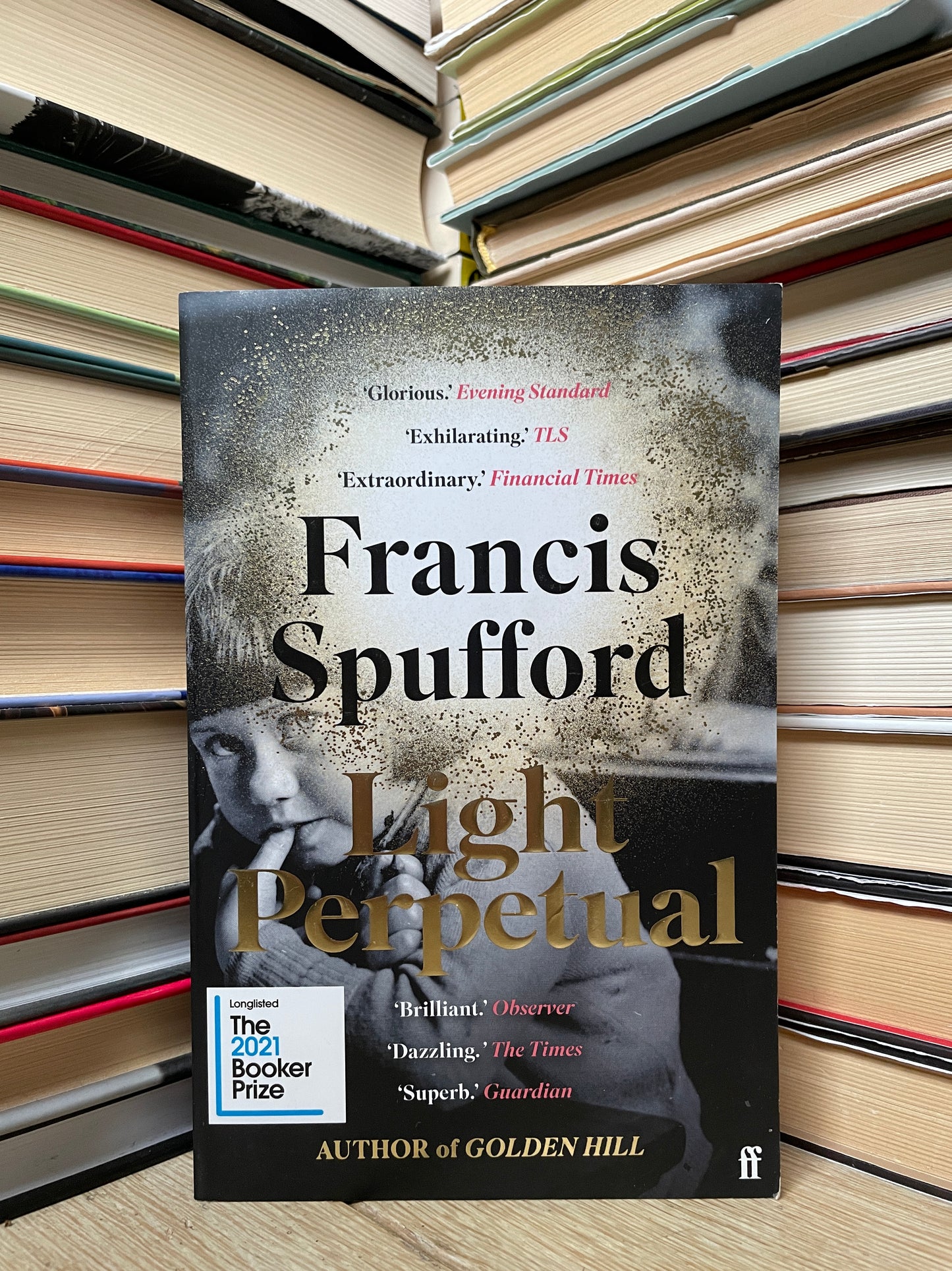 Francis Spufford - Light Perpetual