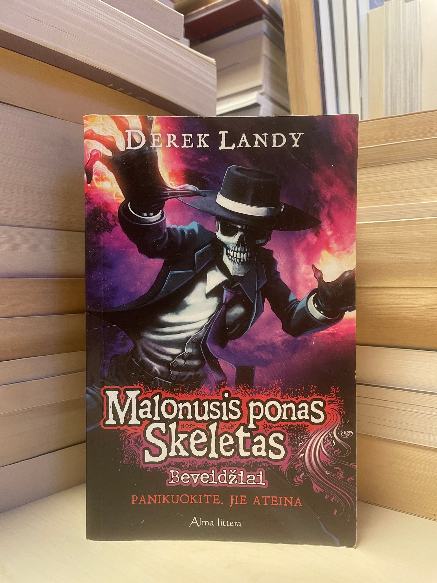 Derek Landy - ,,Malonusis ponas Skeletas"