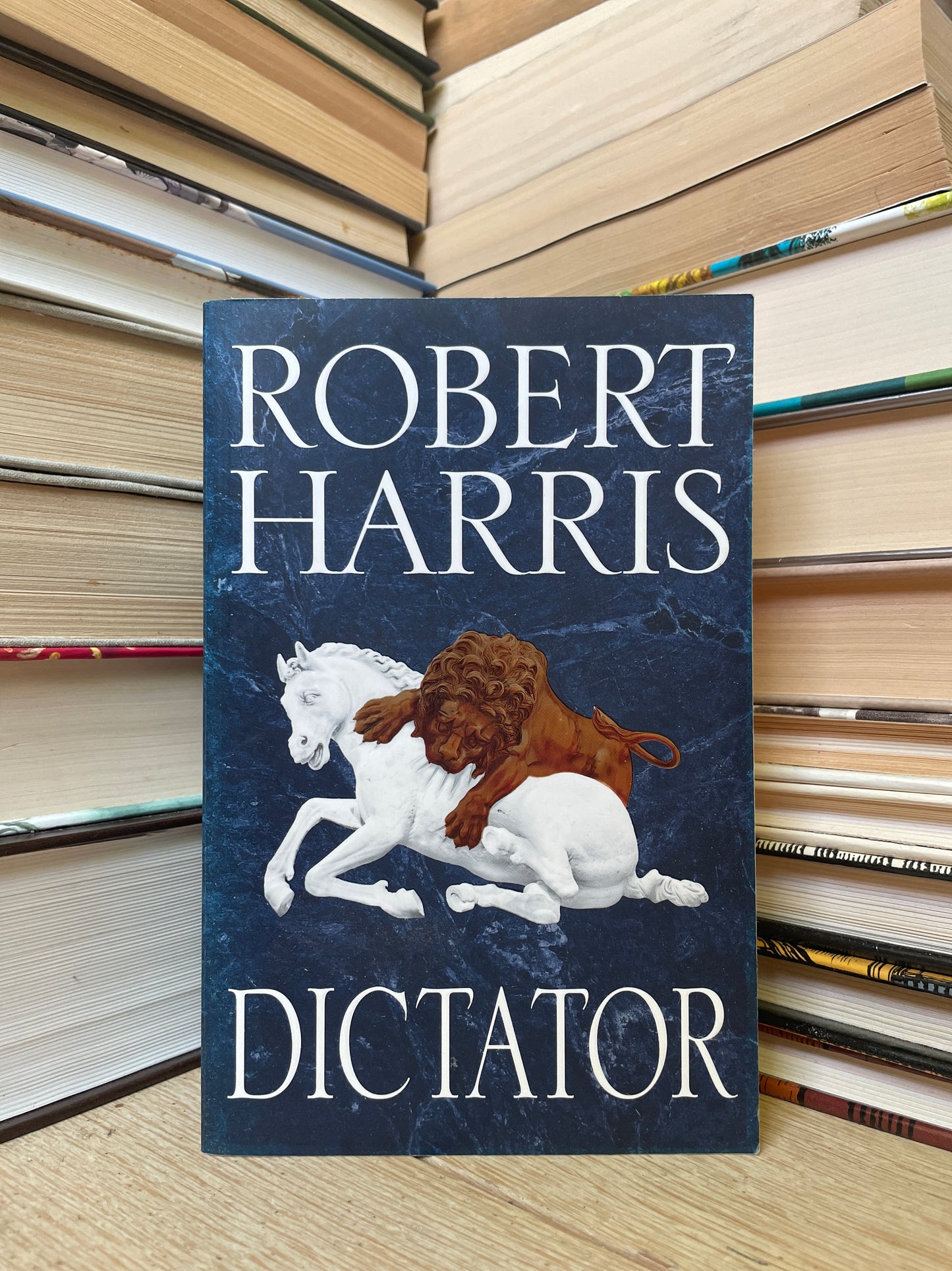 Robert Harris - Dictator