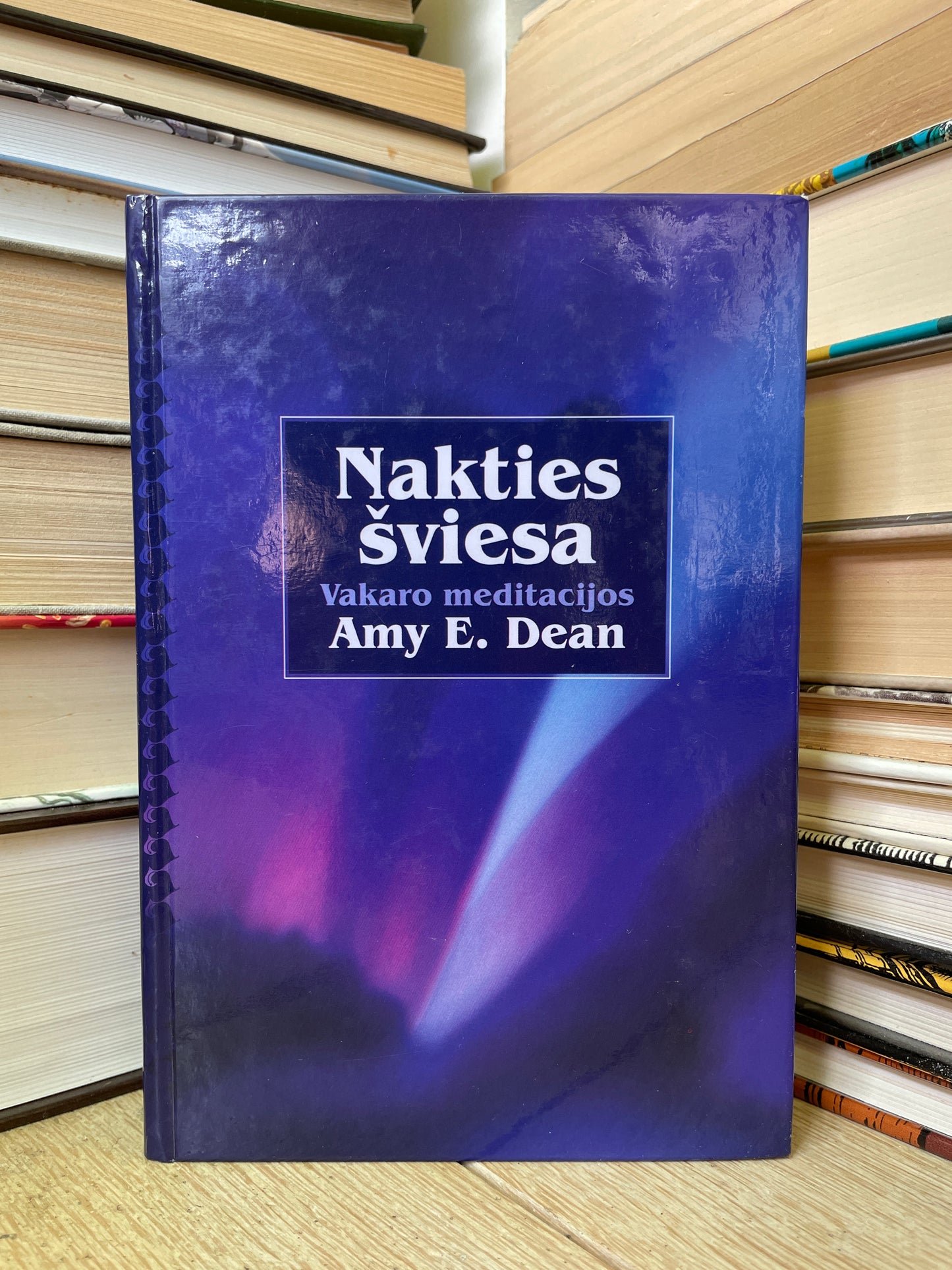 Amy E. Dean - ,,Nakties šviesa"