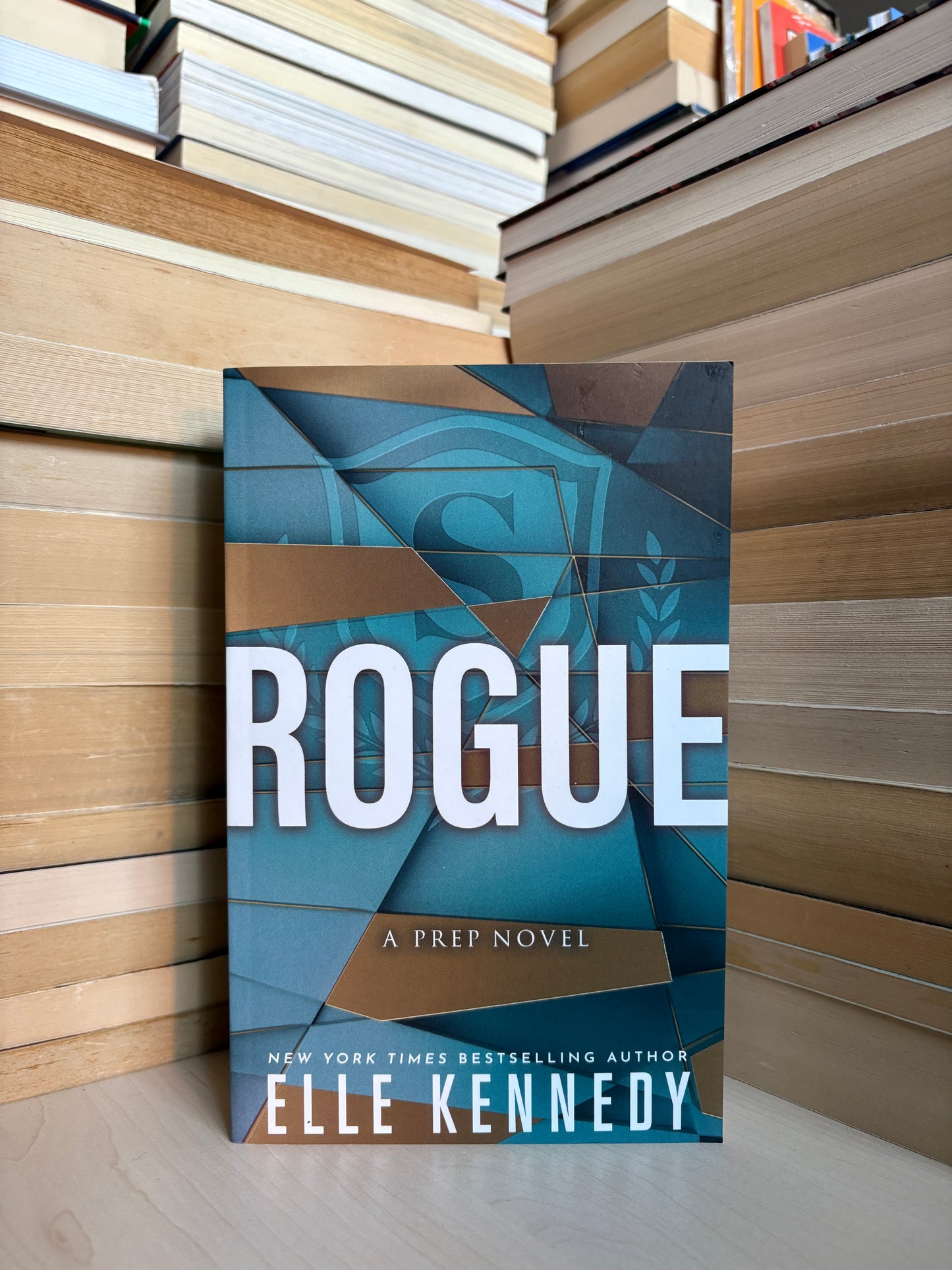 Elle Kennedy - Rogue