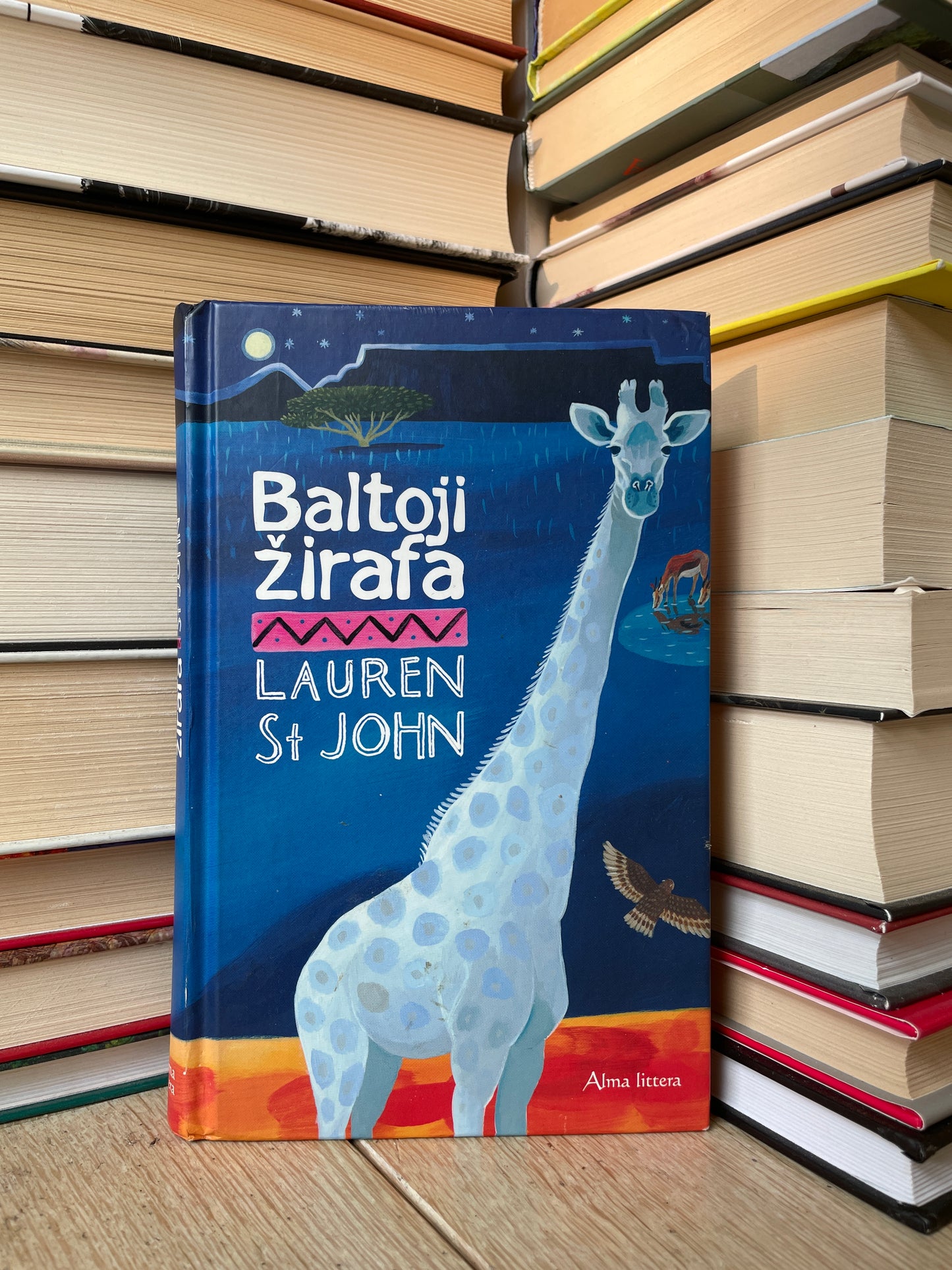 Lauren St. John - ,,Baltoji žirafa"