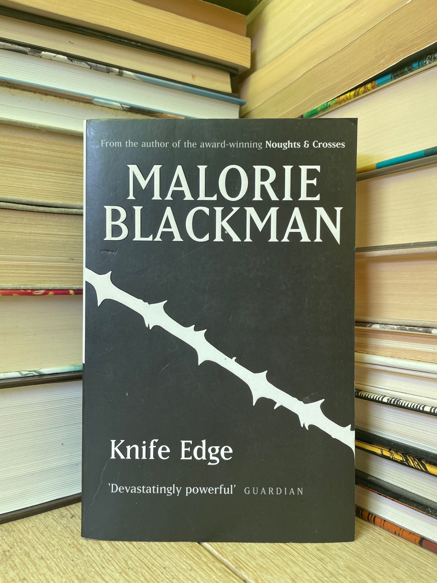 Malorie Blackman - Knife Edge