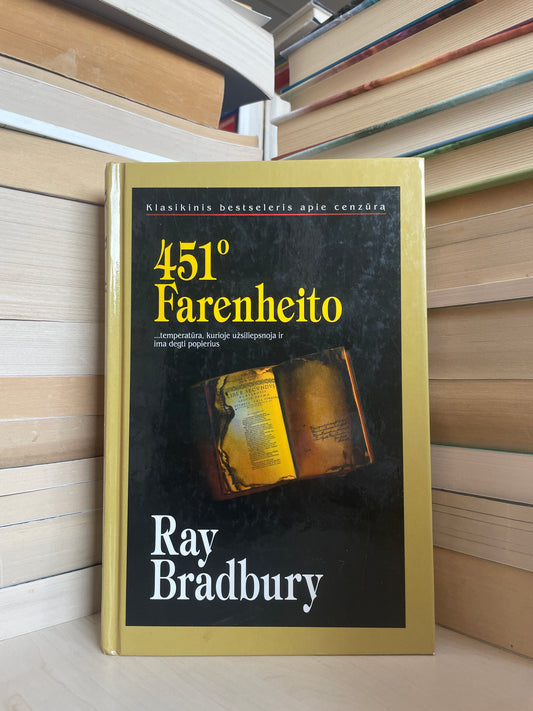 Ray Bradbury - ,,451 Farenheito"