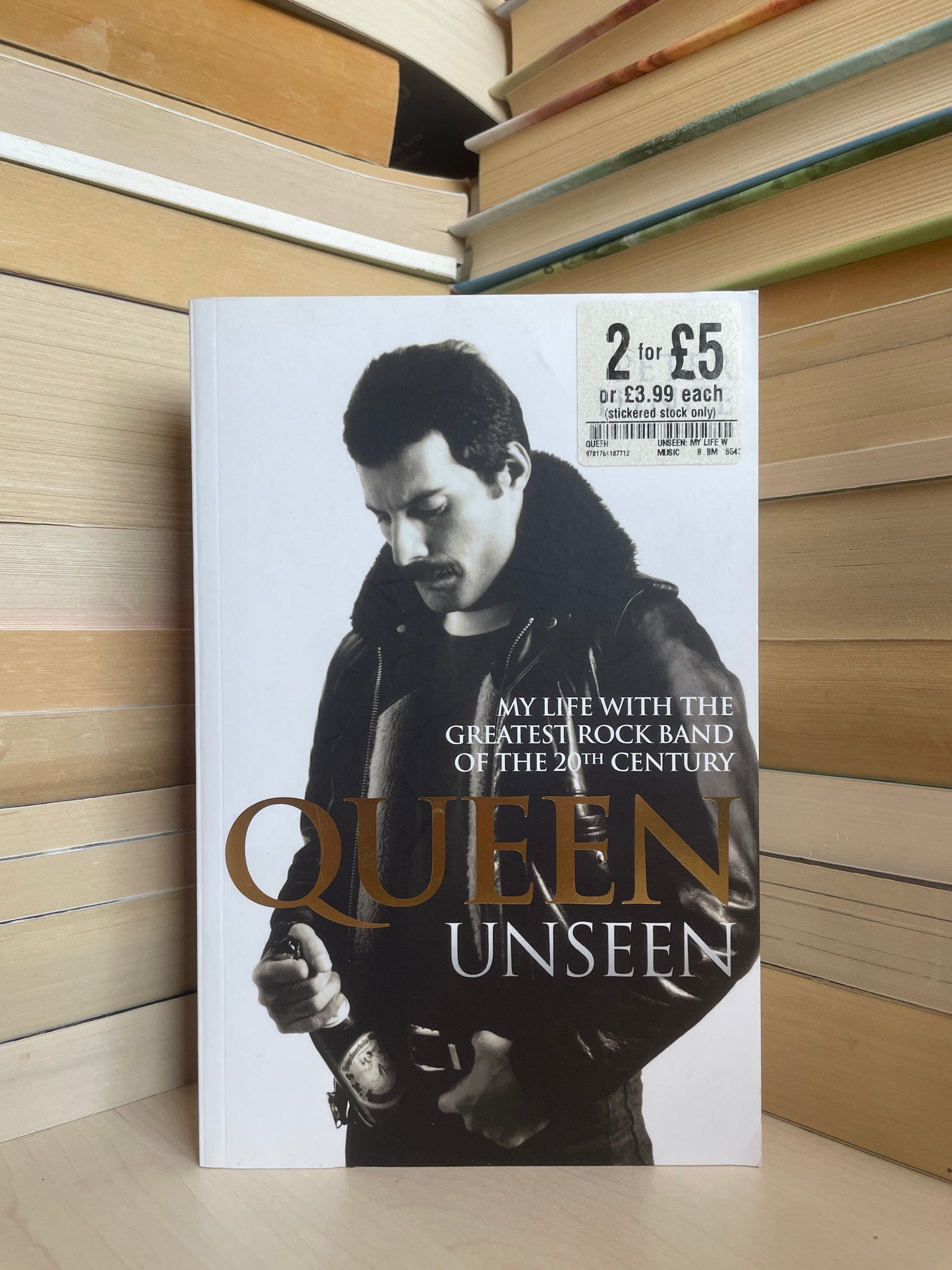 Peter Hince - Queen Unseen