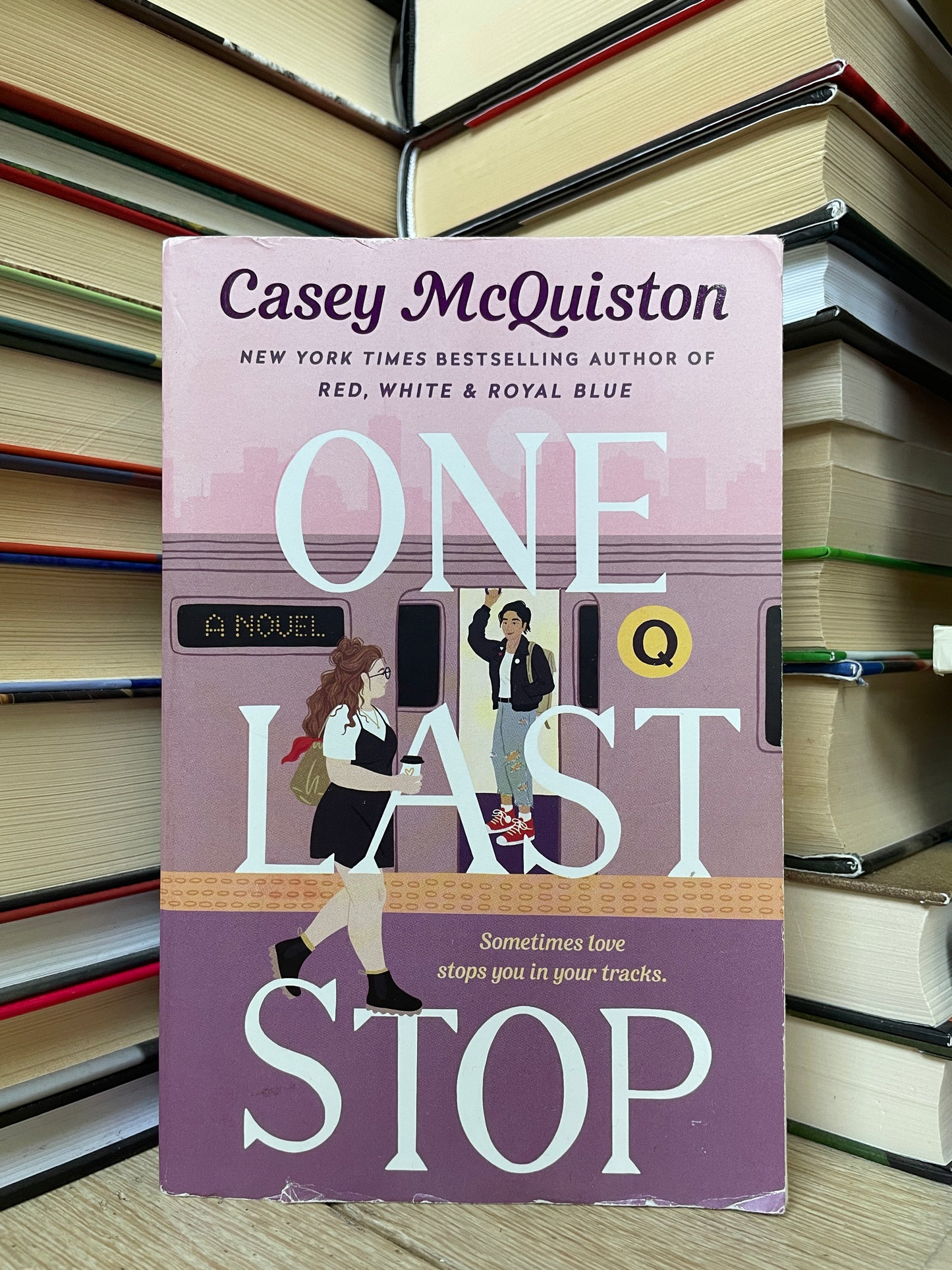 Casey Mcquiston One Last Stop Libris