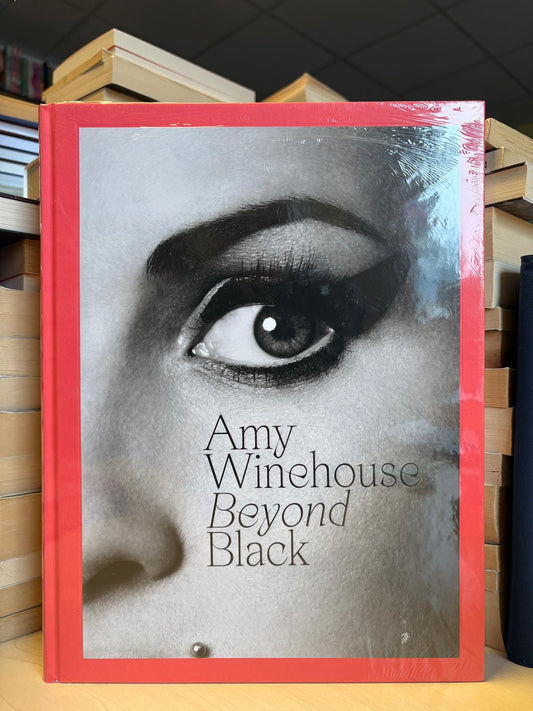 Naomi Parry - Amy Winehouse: Beyond Black (NAUJA)