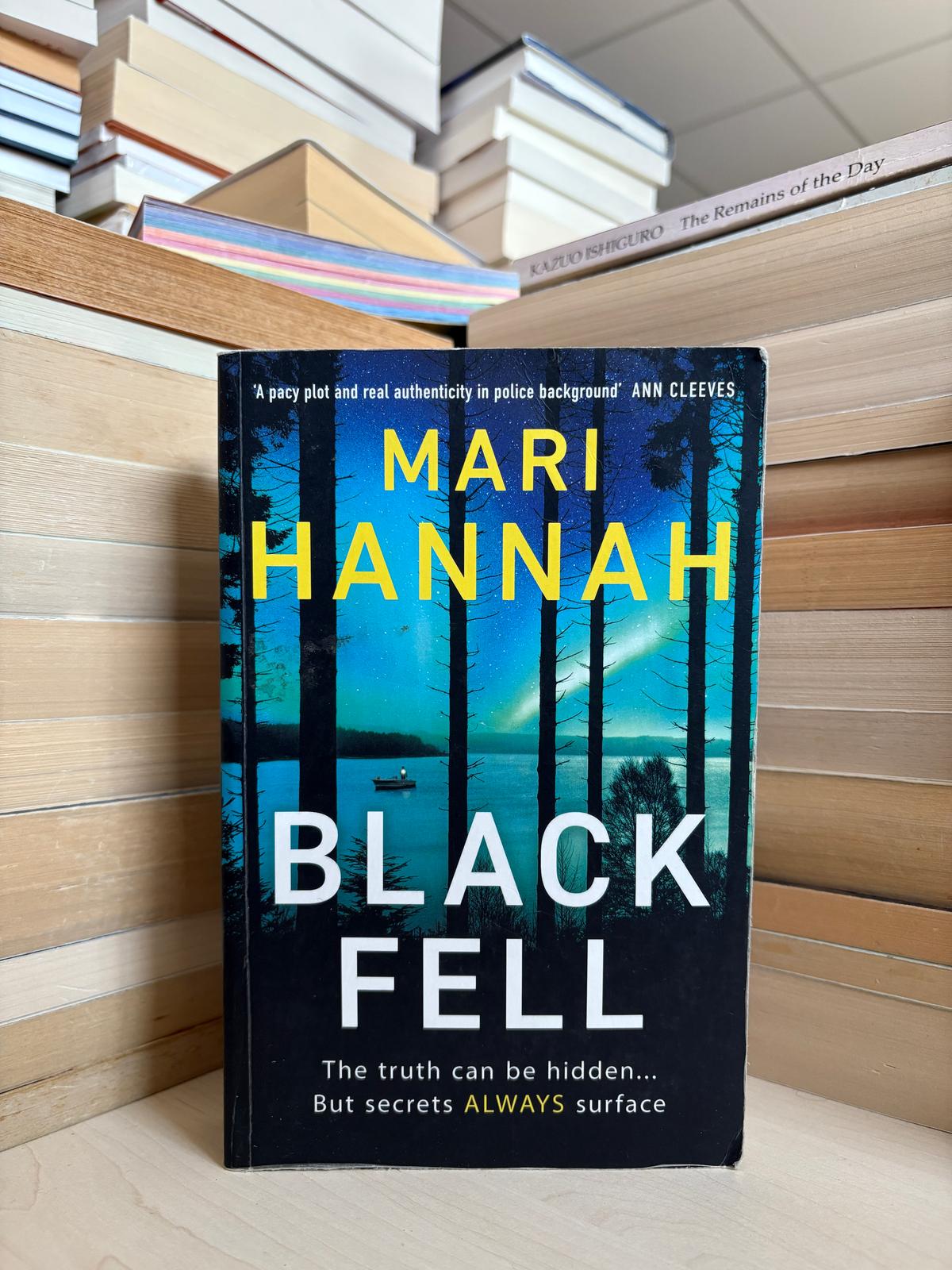 Mari Hannah - Black Fell