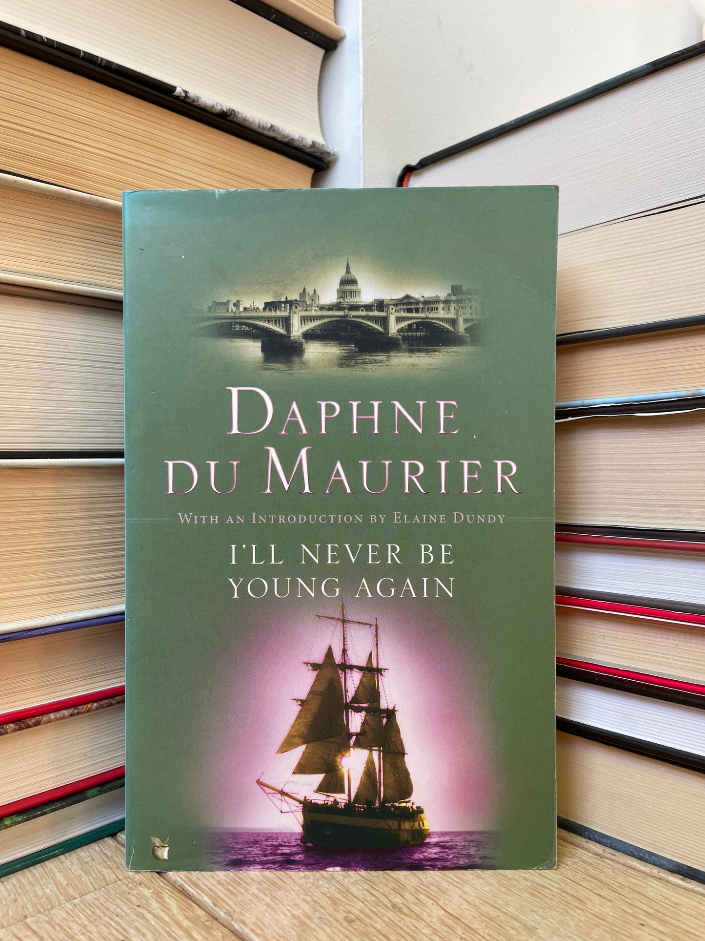 Daphne du Maurier - I'll Never Be Young Again