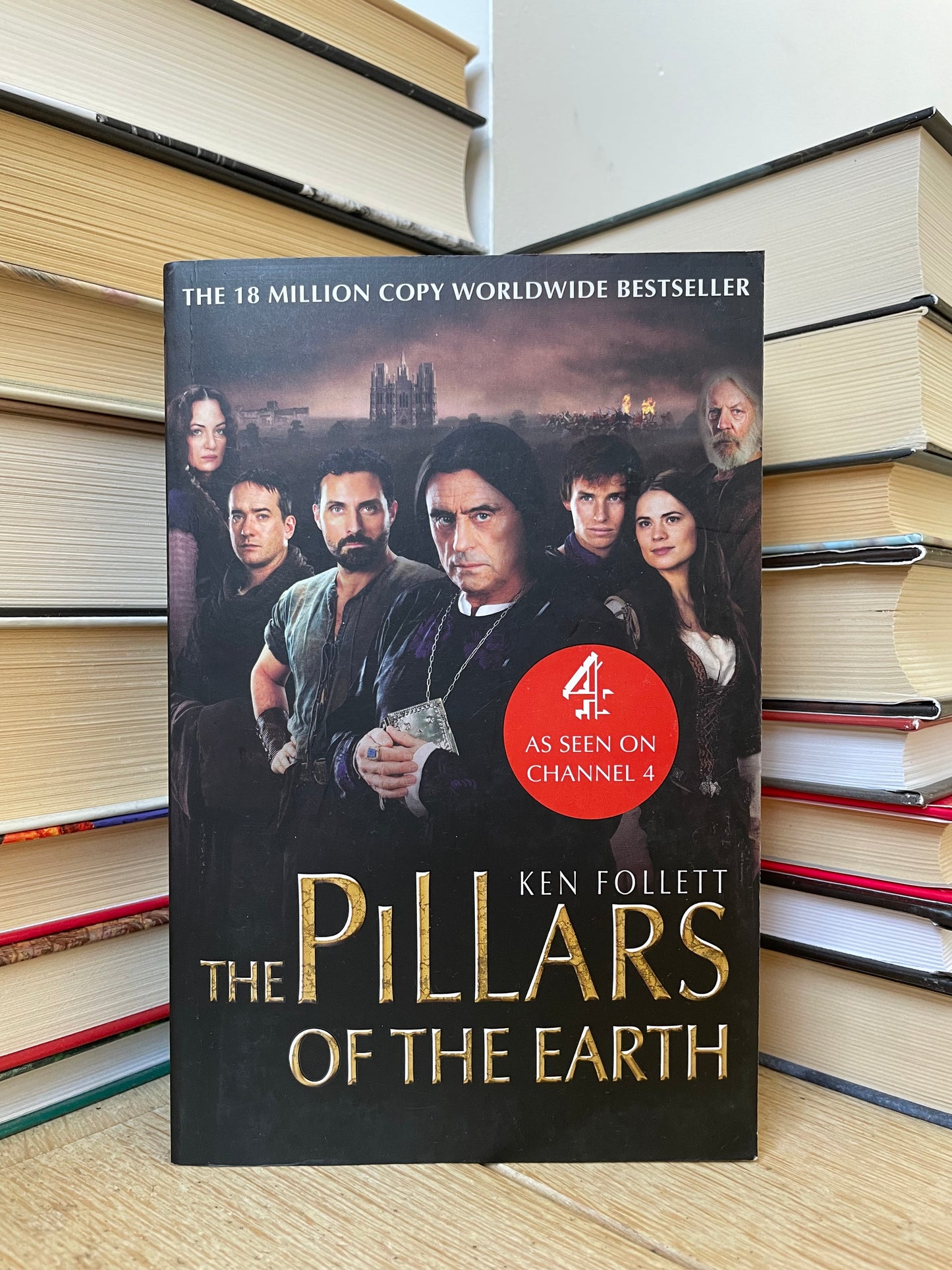 Ken Follett - The Pillars of the Earth